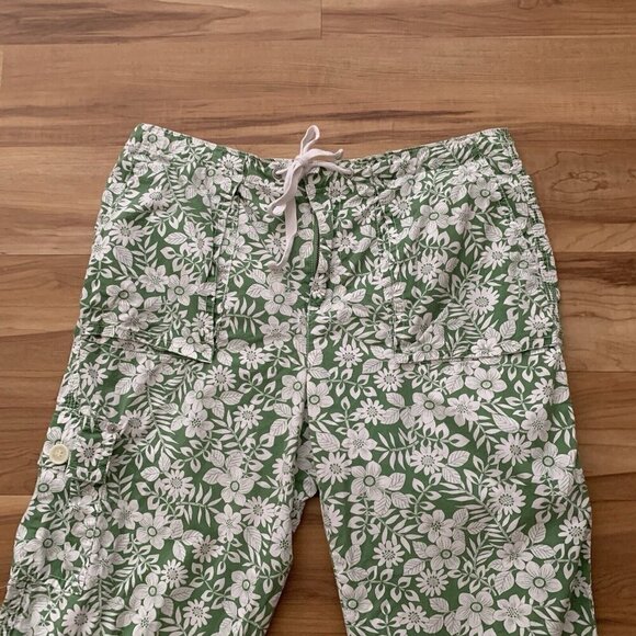 Liz Claiborne Sloane Size 12 Women’s Capri Green Floral Print Cargo Pants - Picture 2 of 10